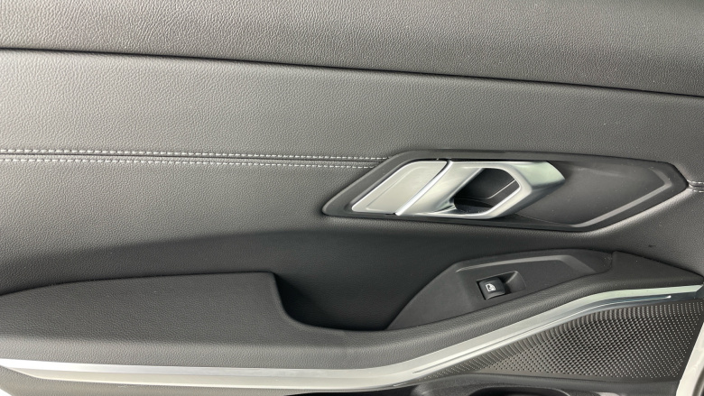 BMW 3 Series 330e M Sport 4dr Step Auto Saloon